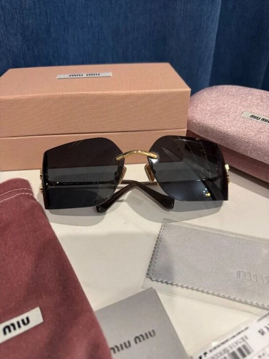 ✨ Miu Miu Rimless Black Sunglasses with Gold Hardware main image 4